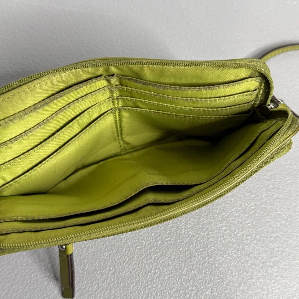 Coach Daisy Leather Double Zip Wallet Wristlet Green *Needs Polish - Picture 10 of 11